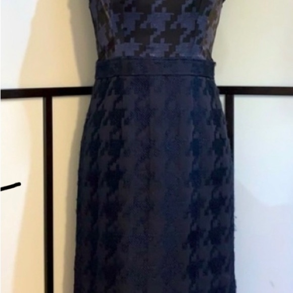 Banana Republic Sz 6 Dress — Houndstooth: Silk top - brocade bottom - Picture 8 of 10